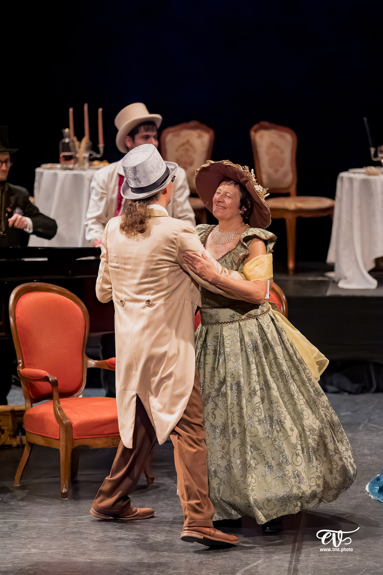DANS LE SALON DE ROSSINI